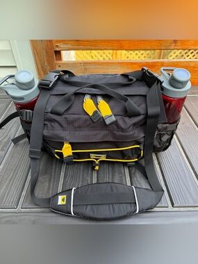 Mountainsmith 8L TLS Tour Black Lumbar Pack Removable Shoulder Strap Unisex EUC